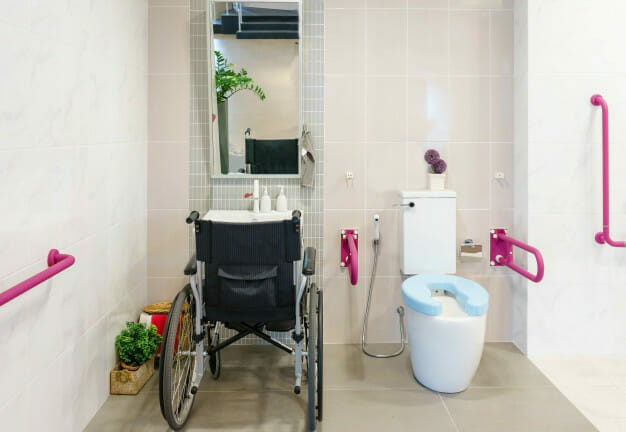 Baños discapacitados | ¿Qué requieren los baños?